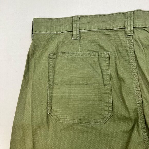 WP Waterproof Men’s Ribbed Green Flat Front Shorts Size 40 Waist - Picture 6 of 9